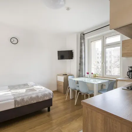 Labo Solidarnosci Apartman Varsó