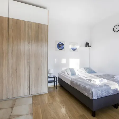 Labo Solidarnosci Apartment *